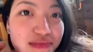 Em xinh quá anh nhìn mà cửng cả chim